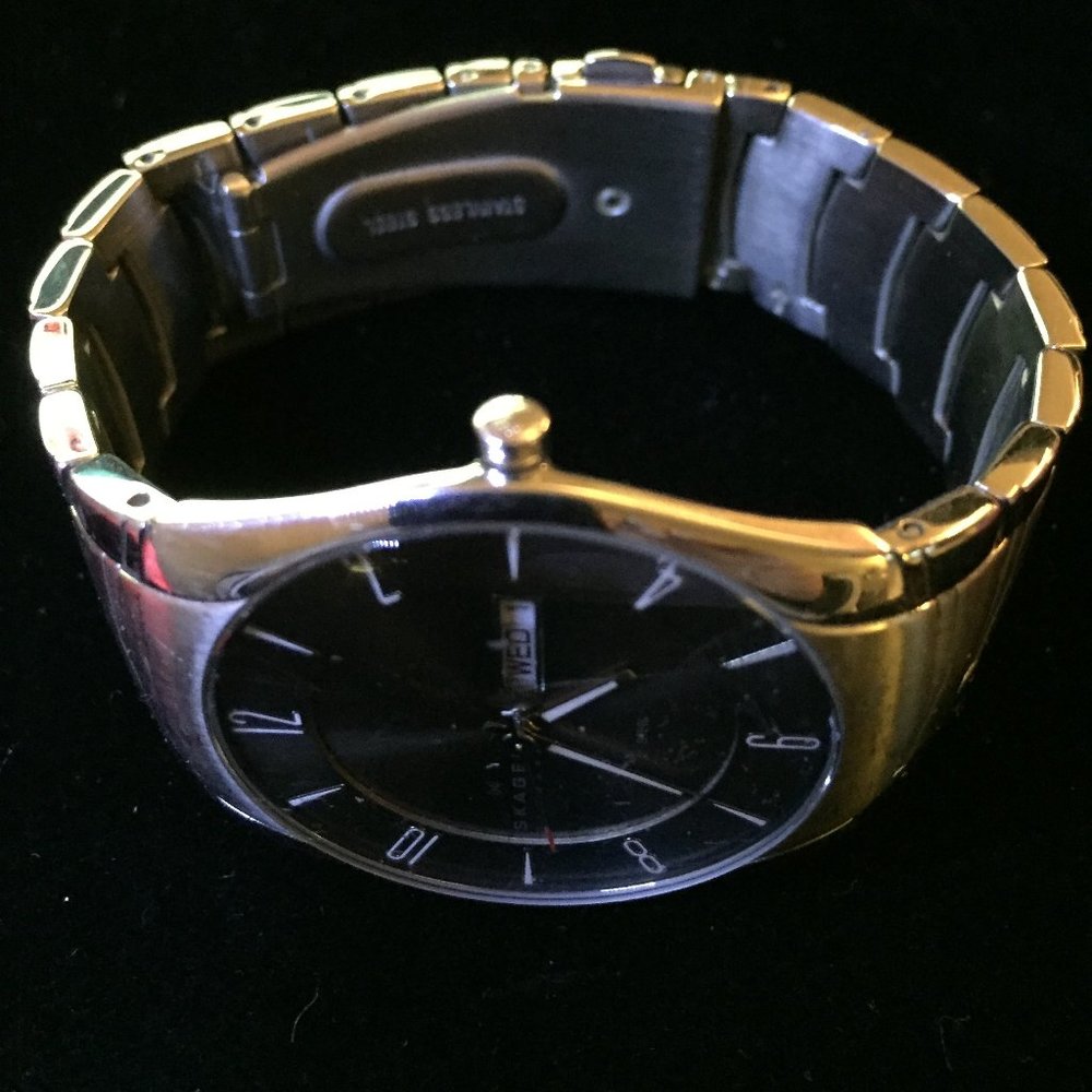 SKAGEN Denmark Charcoal Dial Men's Watch - Picture 2 of 4